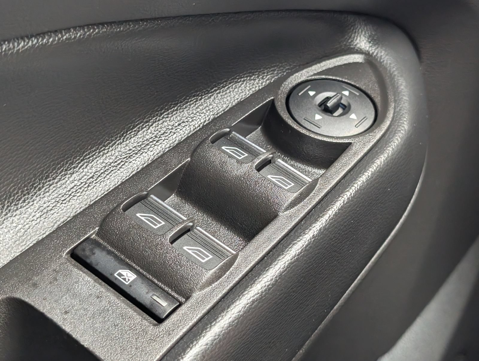 Used 2019 Ford Escape SEL FWD image 31