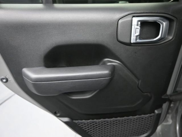 Used 2022 Jeep Gladiator Sport AWD/4WD image 16