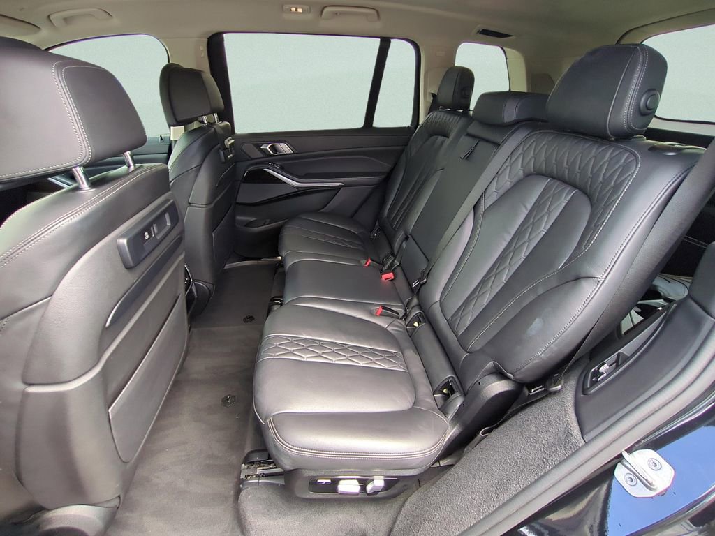 Used 2021 BMW X7 xDrive40i w/ Executive Package AWD/4WD image 28