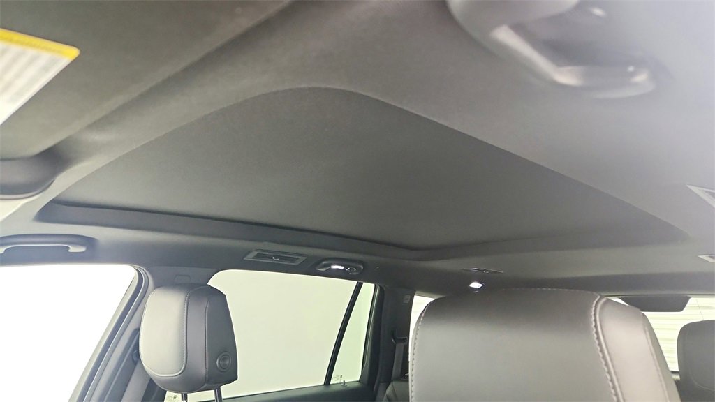 Used 2025 Cadillac XT6 Premium Luxury image 18