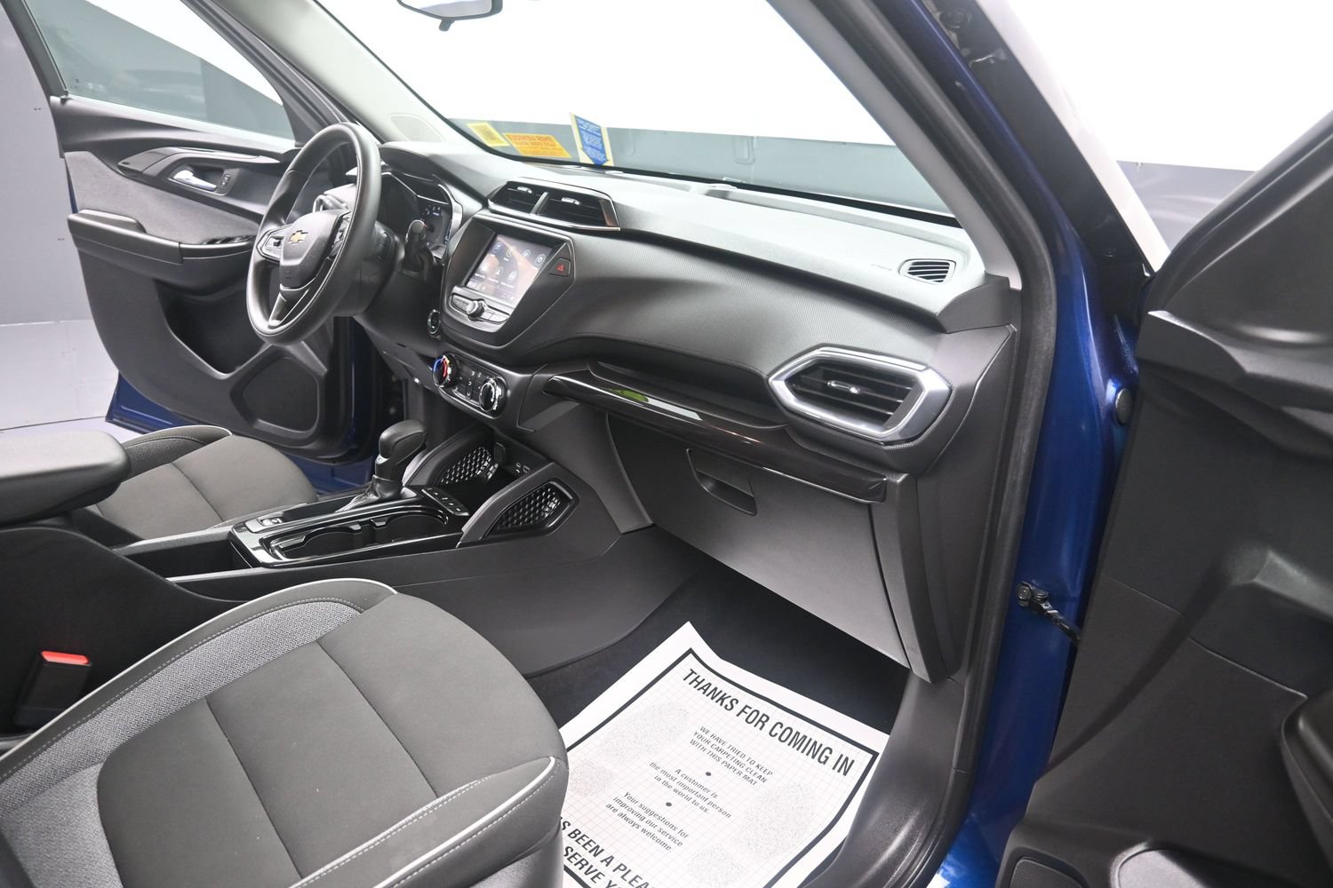 Used 2023 Chevrolet TrailBlazer LT AWD/4WD image 23