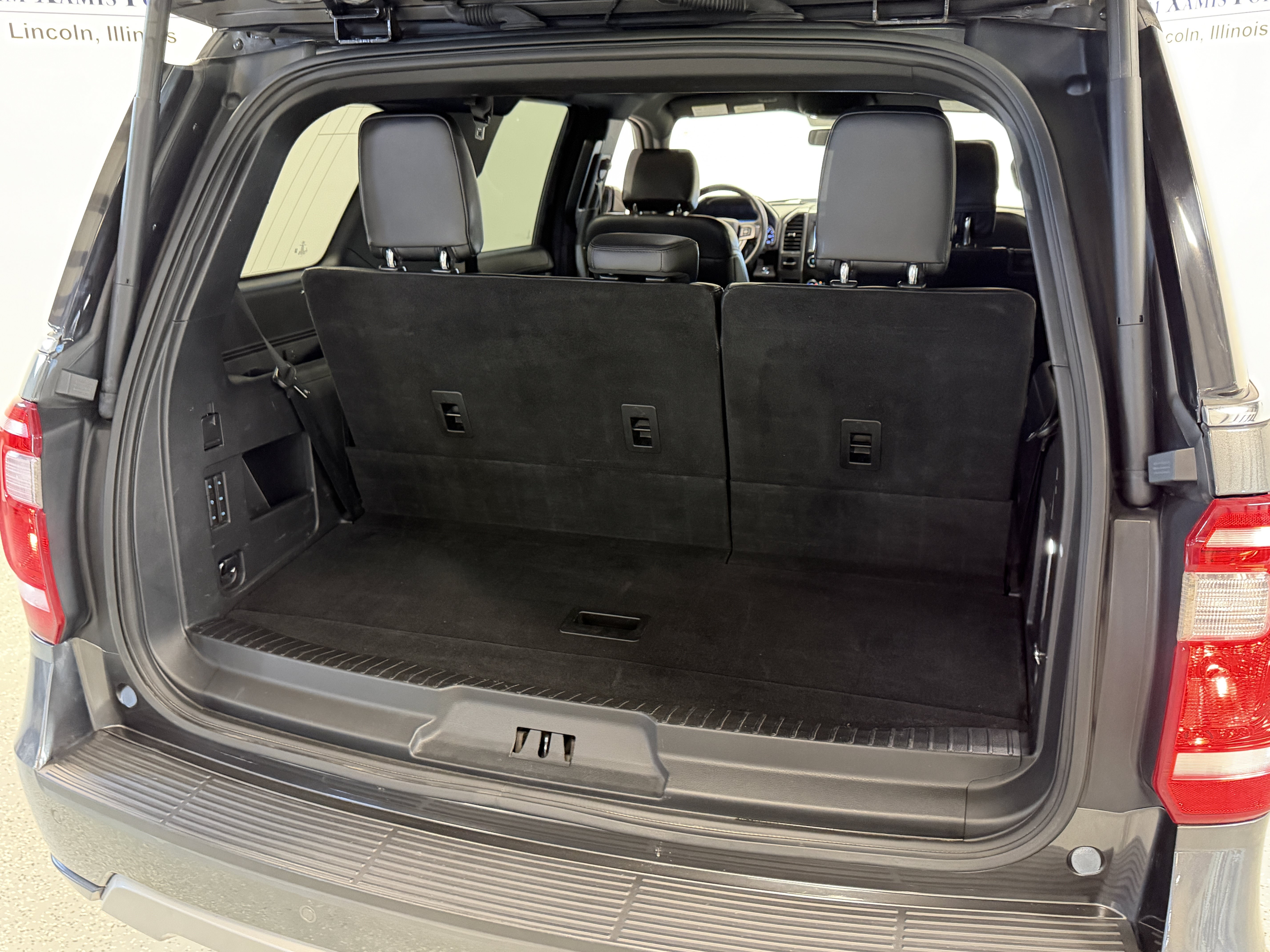 Used 2019 Ford Expedition XLT w/ Equipment Group 202A AWD/4WD image 26