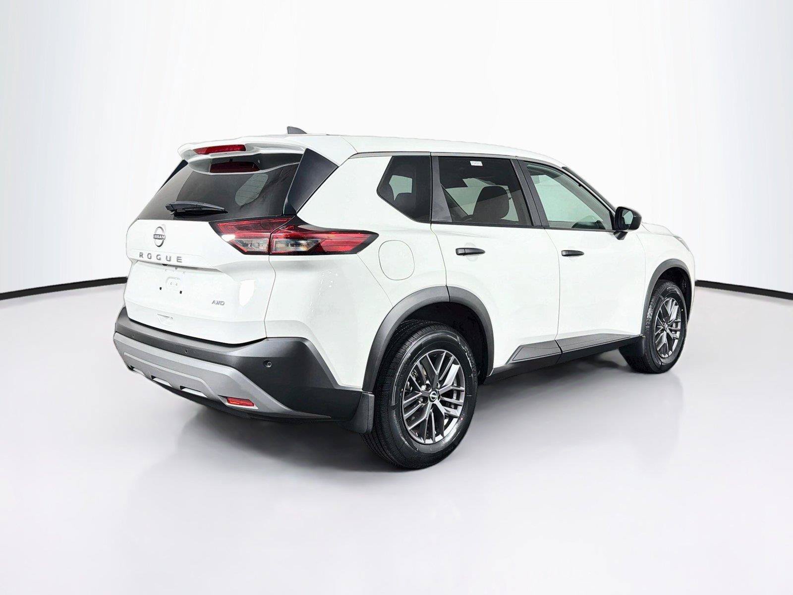 Used 2023 Nissan Rogue S AWD/4WD image 11