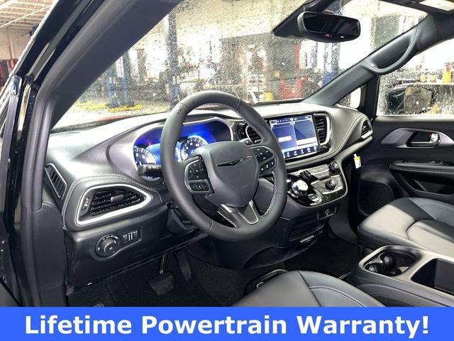 New 2026 Chrysler Pacifica Select image 10