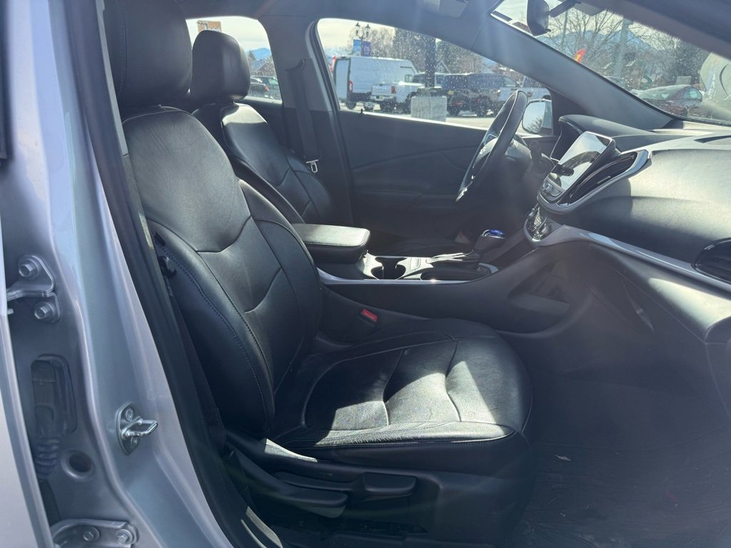 Used 2017 Chevrolet Volt LT w/ Comfort Package image 12
