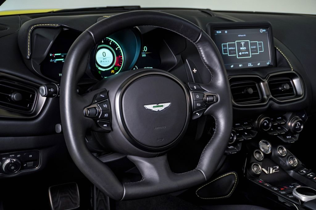 Used 2023 Aston Martin V12 Vantage Roadster image 28