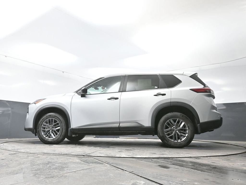 Used 2024 Nissan Rogue S image 52