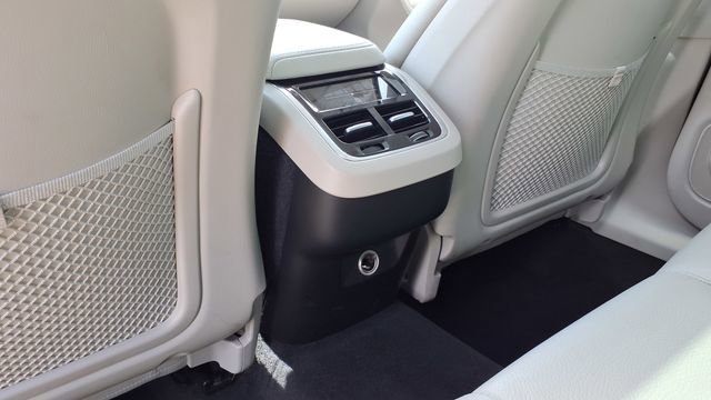 Used 2020 Volvo XC60 T5 Inscription image 18