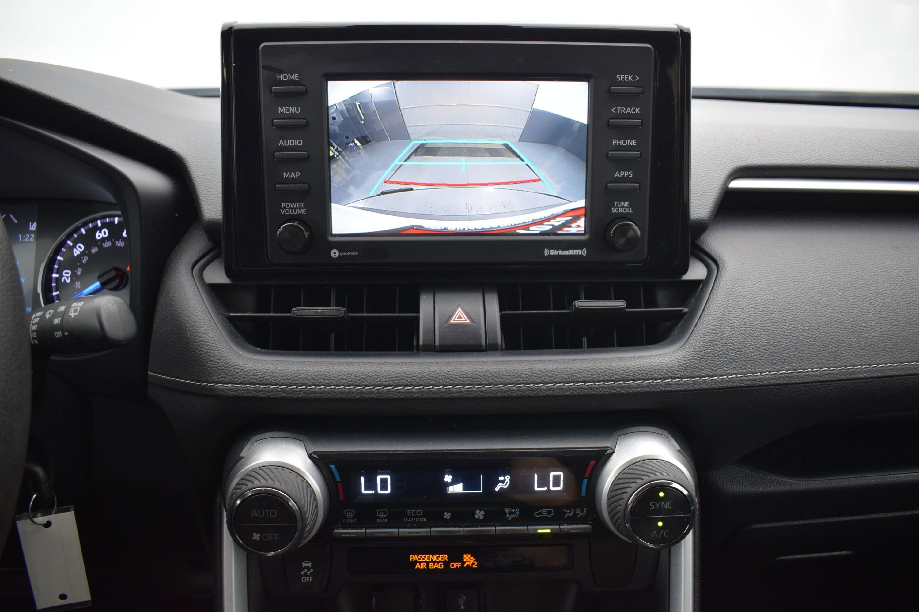 Used 2021 Toyota RAV4 LE AWD/4WD image 15
