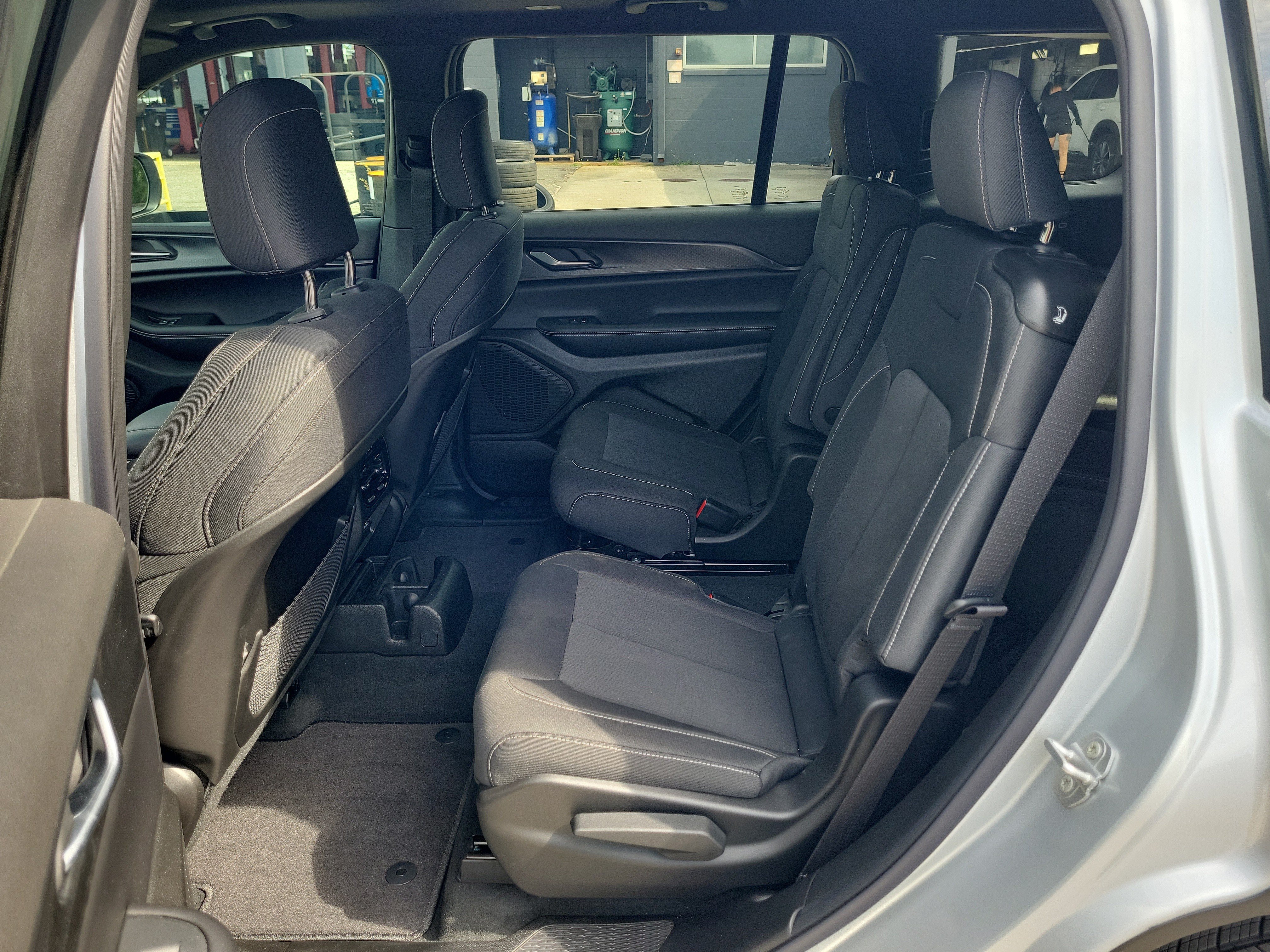 Used 2026 Jeep Grand Cherokee L 2WD image 16