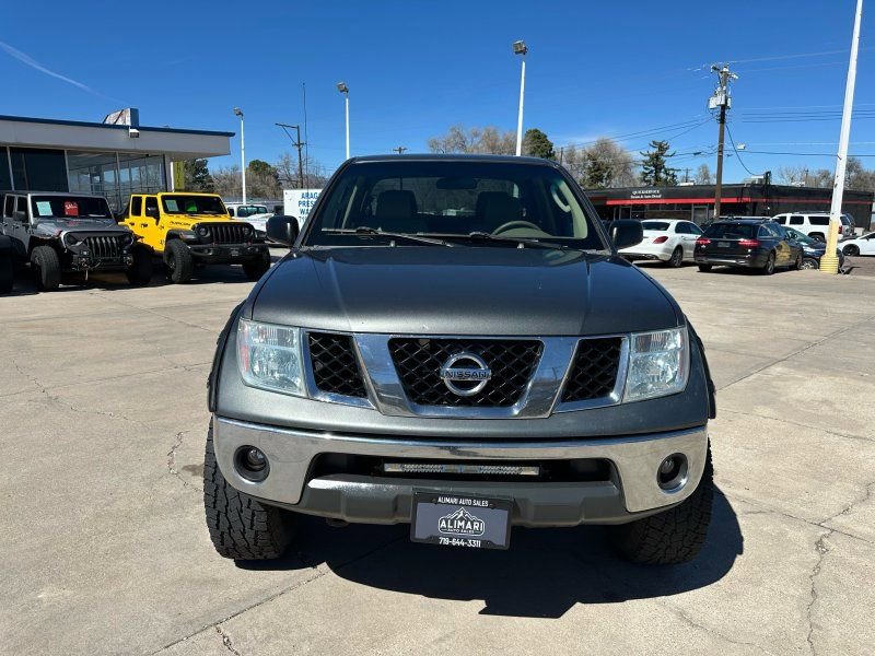 Used 2007 Nissan Frontier SE w/ SE Value Truck Pkg AWD/4WD image 2