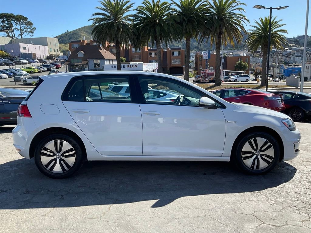 Used 2015 Volkswagen e-Golf SEL Premium image 3