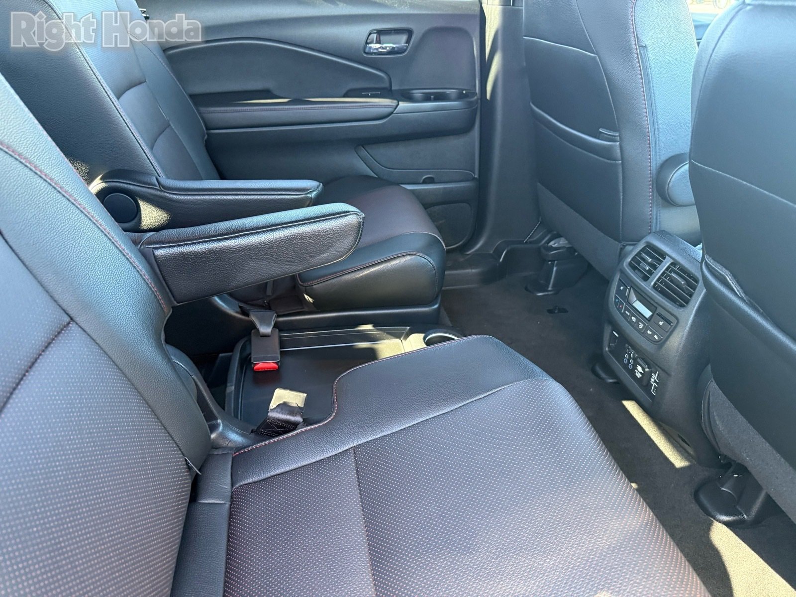 Used 2022 Honda Pilot Black Edition image 29
