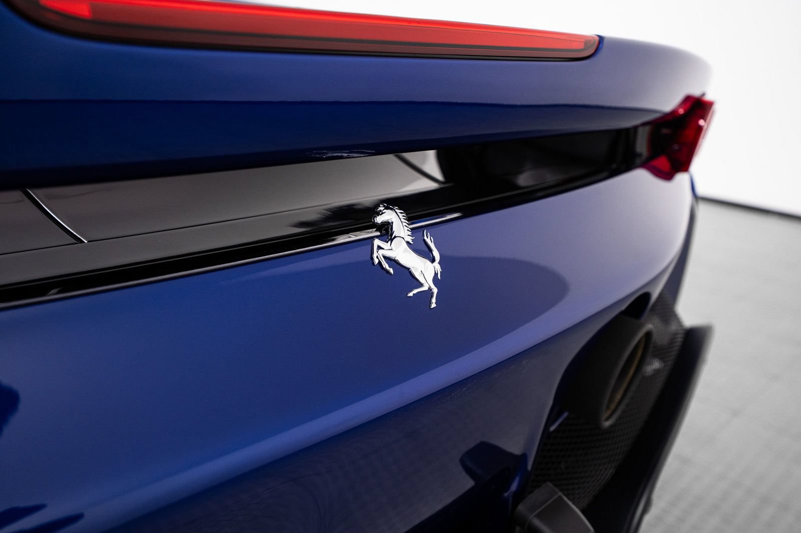Certified 2025 Ferrari SF90 Spider AWD/4WD image 27
