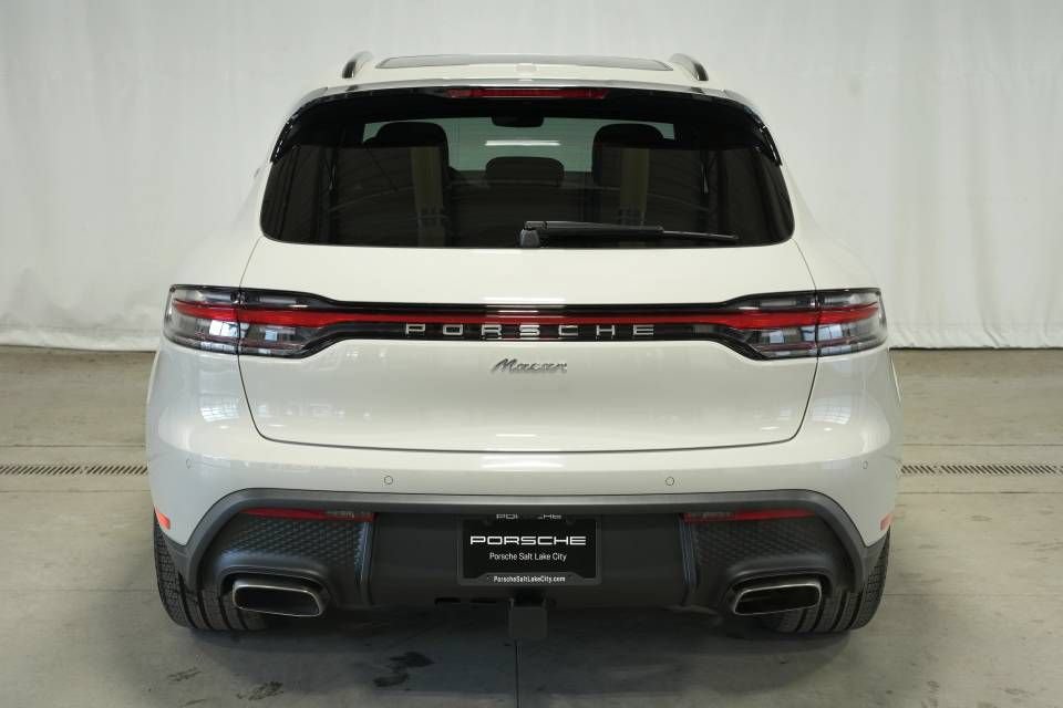 Certified 2026 Porsche Macan AWD/4WD image 12