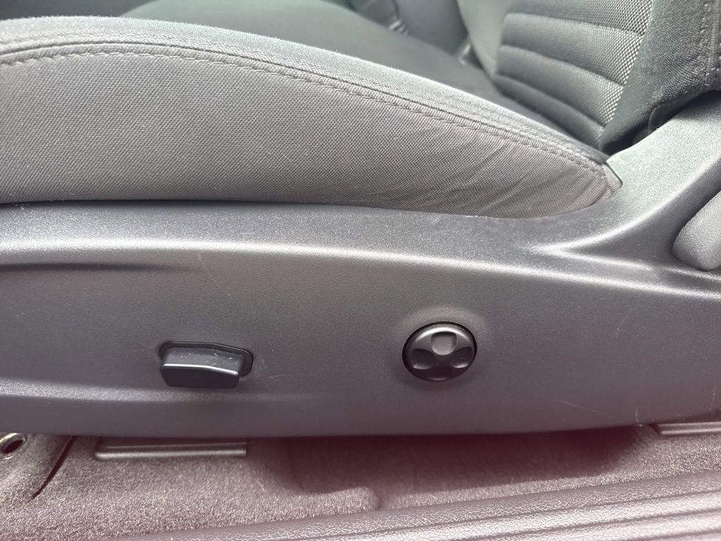 Used 2014 Dodge Challenger R/T image 12