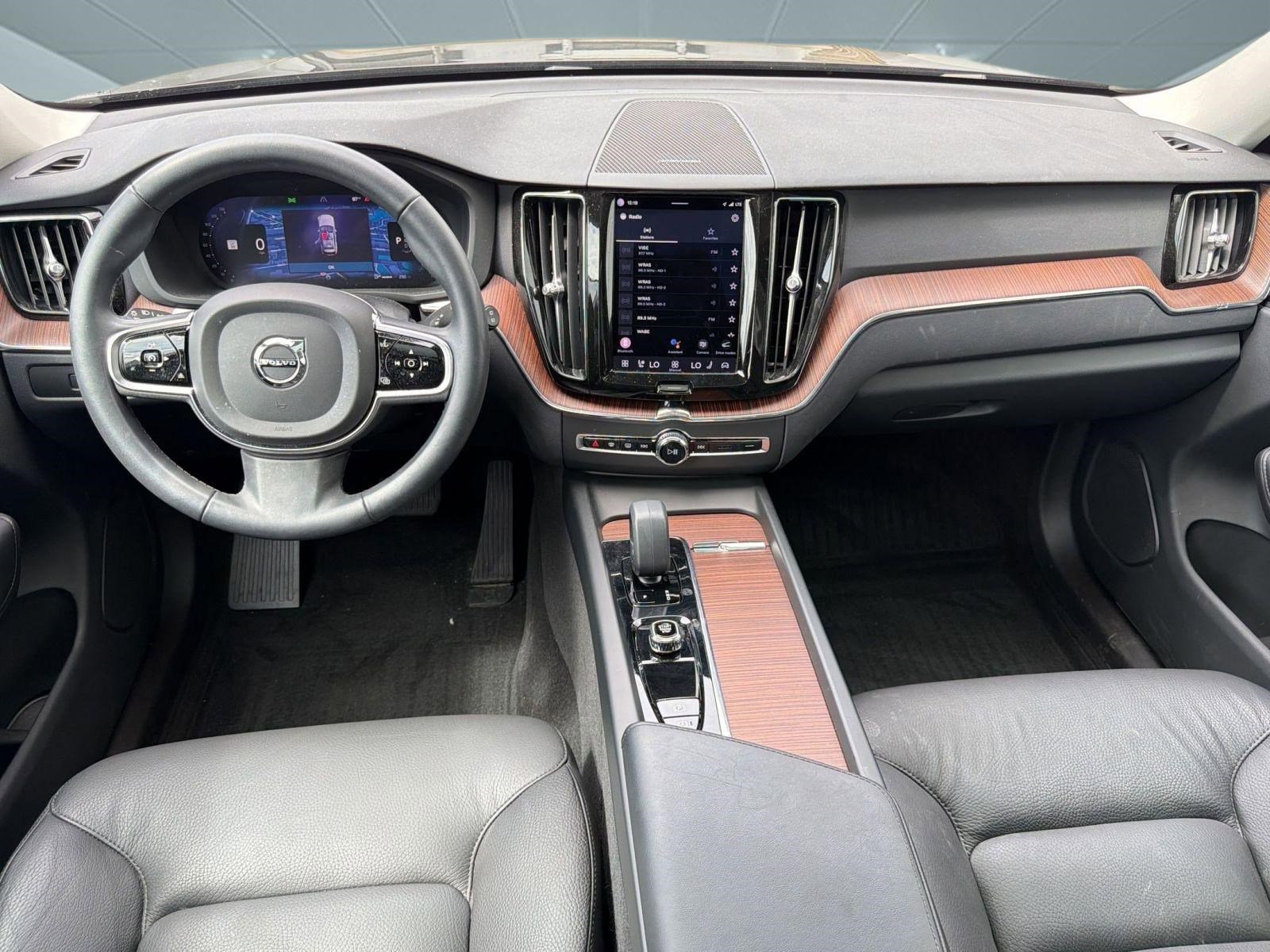 Certified 2023 Volvo XC60 B5 Plus w/ Climate Package image 17