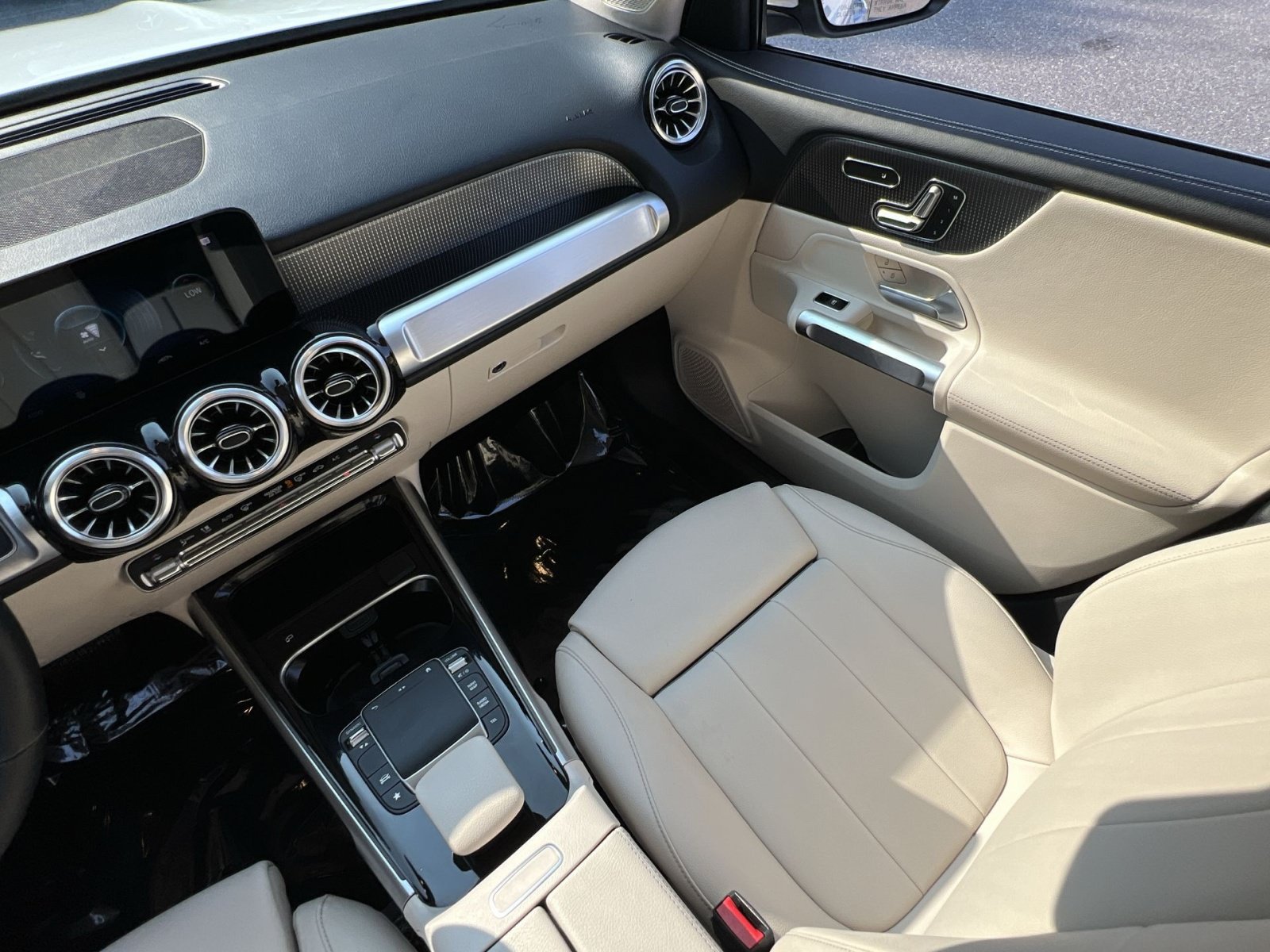 Certified 2022 Mercedes-Benz GLB 250 4MATIC image 14