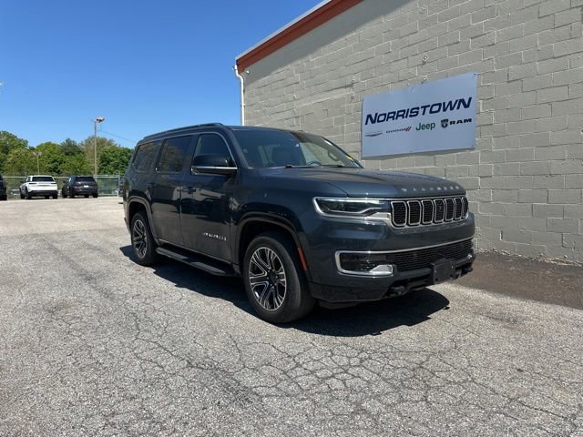 Used 2023 Jeep Wagoneer 4WD w/ Premium Group I image 1