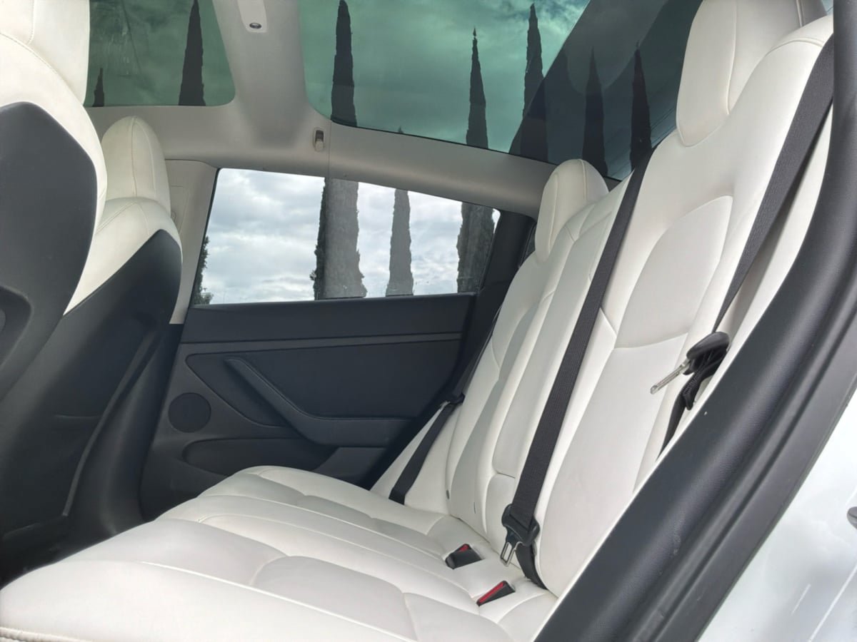 Used 2022 Tesla Model 3 Long Range AWD/4WD image 19