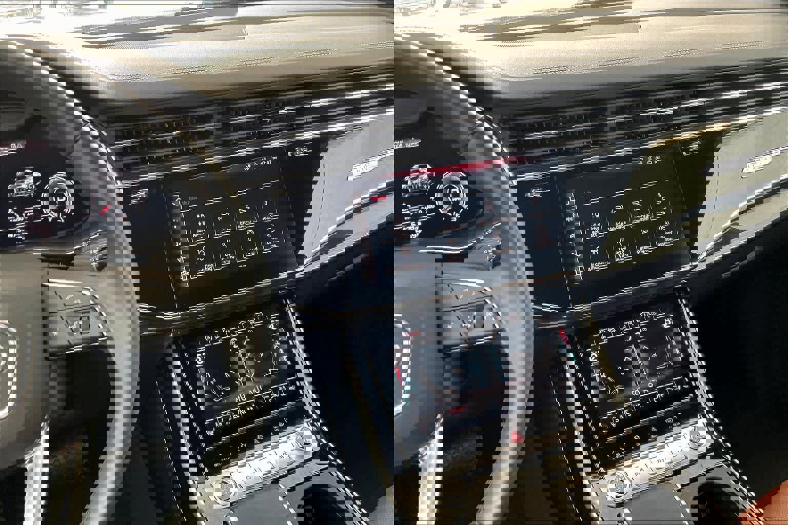 Used 2023 Audi Q8 Prestige w/ Prestige Package image 7