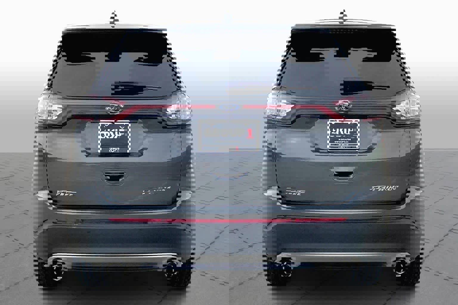 Used 2018 Ford Edge Titanium w/ Equipment Group 301A image 5