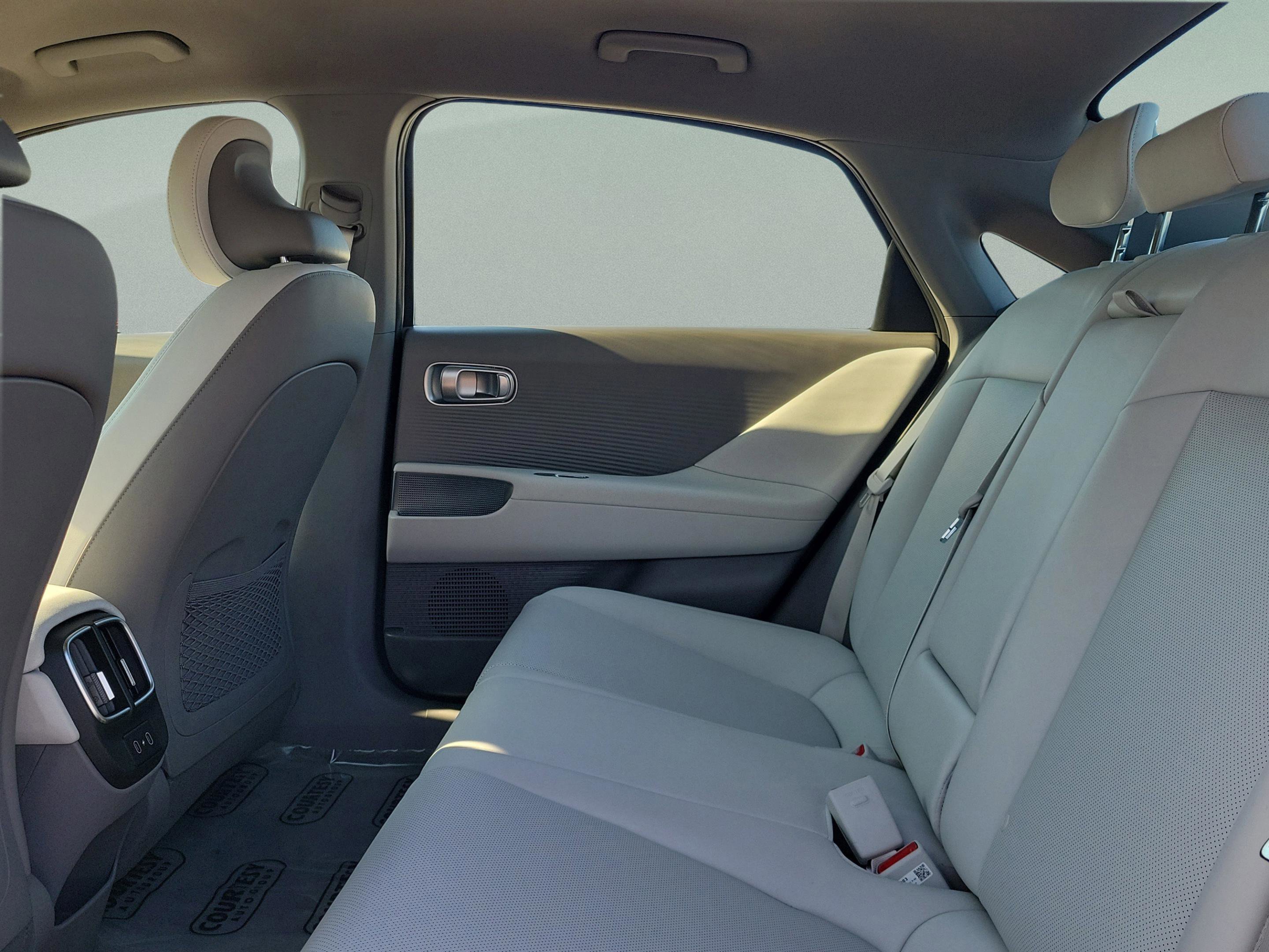 New 2025 Hyundai Ioniq 6 SEL image 10