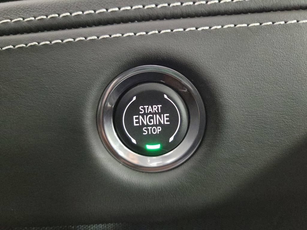 Certified 2026 Cadillac Escalade V AWD/4WD image 31