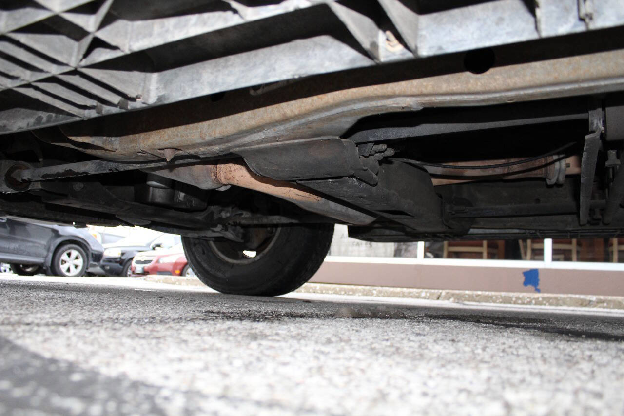 Used 2003 Chevrolet Tahoe LS image 17