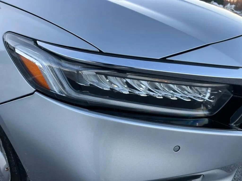 Used 2018 Honda Accord Touring image 31