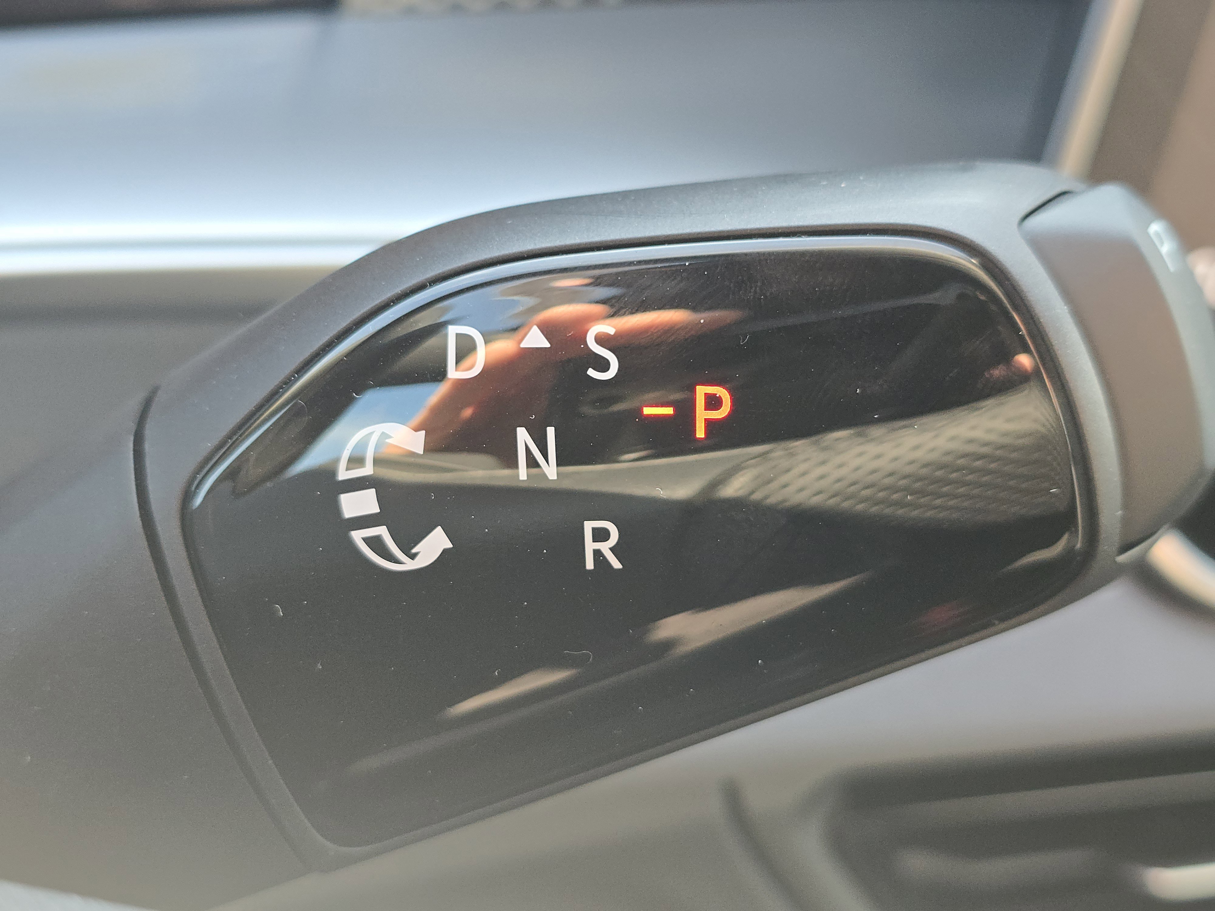 New 2026 Volkswagen Tiguan SE R-Line image 27