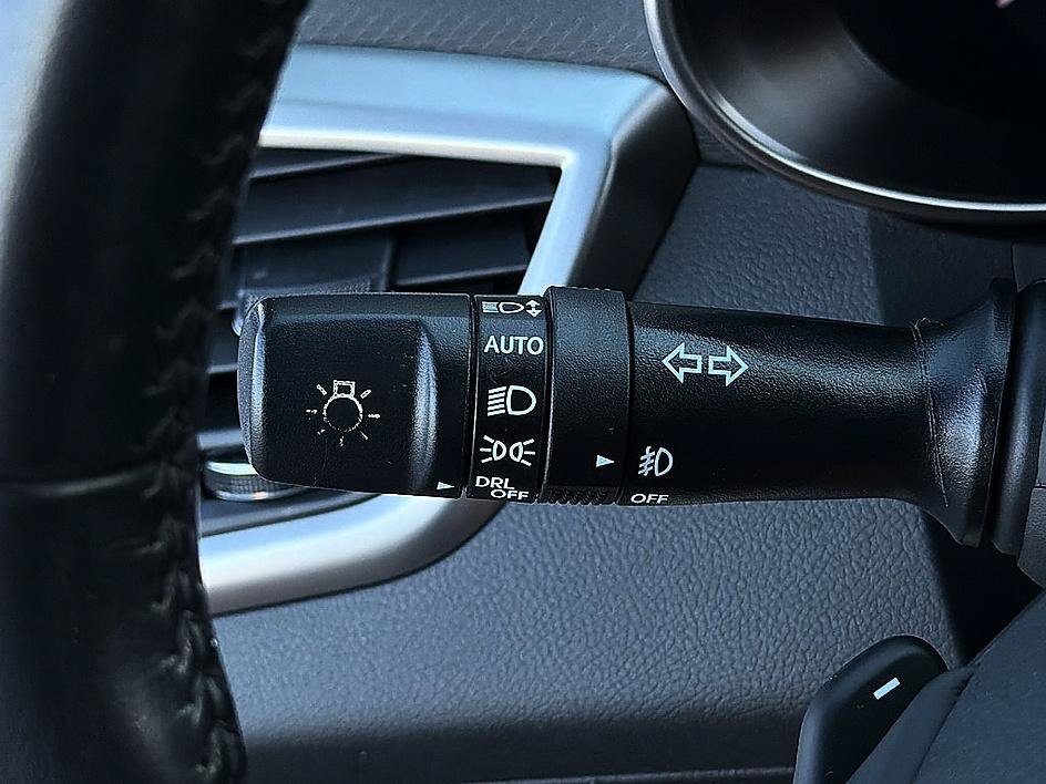 Used 2017 Hyundai Veloster Value Edition FWD image 22