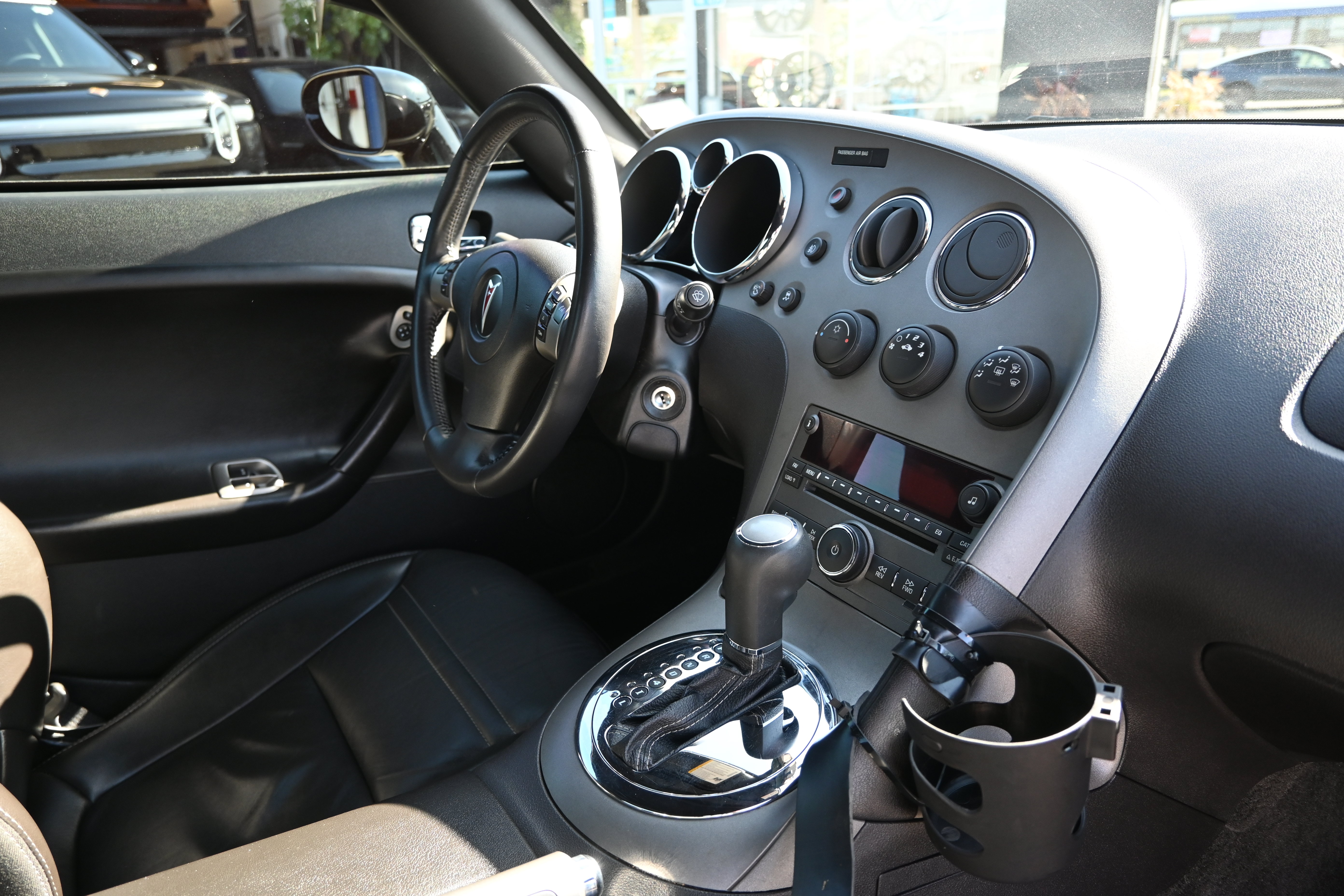Used 2009 Pontiac Solstice GXP w/ Premium Package RWD image 25