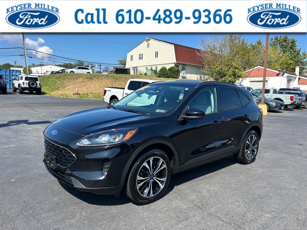 Used 2022 Ford Escape SE w/ SE Sport Appearance Package