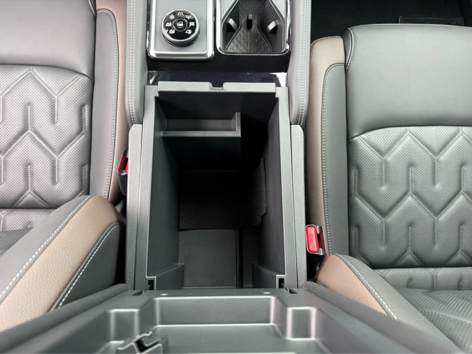 New 2026 Nissan Pathfinder Platinum image 32