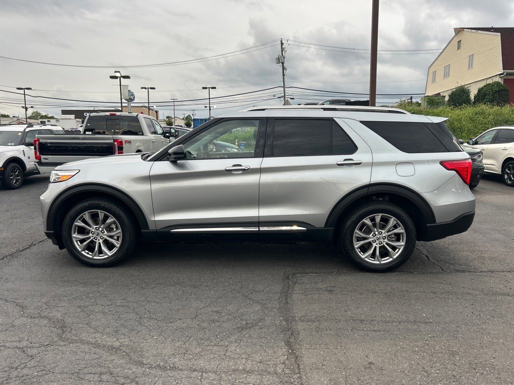 Used 2022 Ford Explorer Limited w/ Equipment Group 301A image 5