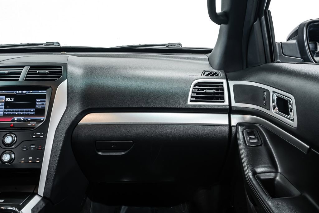 Used 2013 Ford Explorer XLT image 28