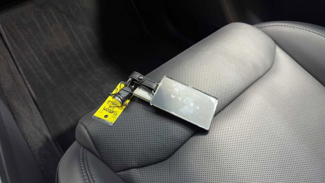 Used 2024 Tesla Model X image 34