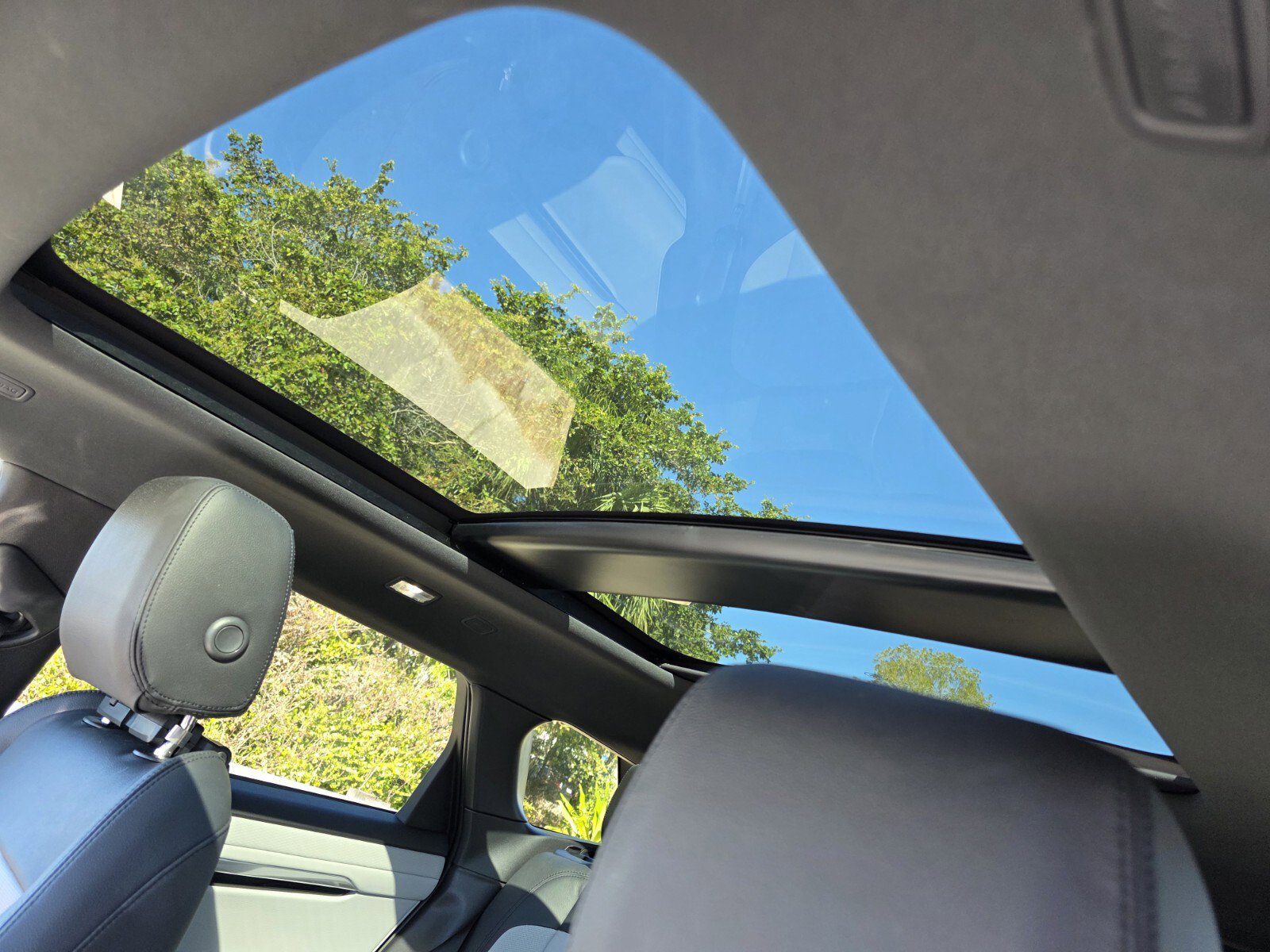 Used 2023 Land Rover Range Rover Evoque R-Dynamic S image 13