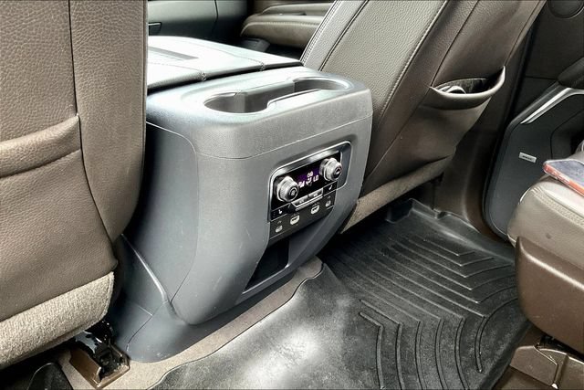 Used 2021 GMC Yukon Denali w/ Denali Premium Package AWD/4WD image 12