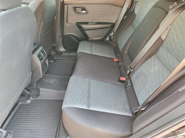 Used 2023 Nissan Rogue SV image 30