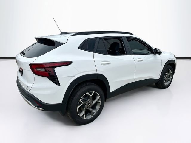 New 2026 Chevrolet Trax LT w/ Driver Confidence Package FWD image 6