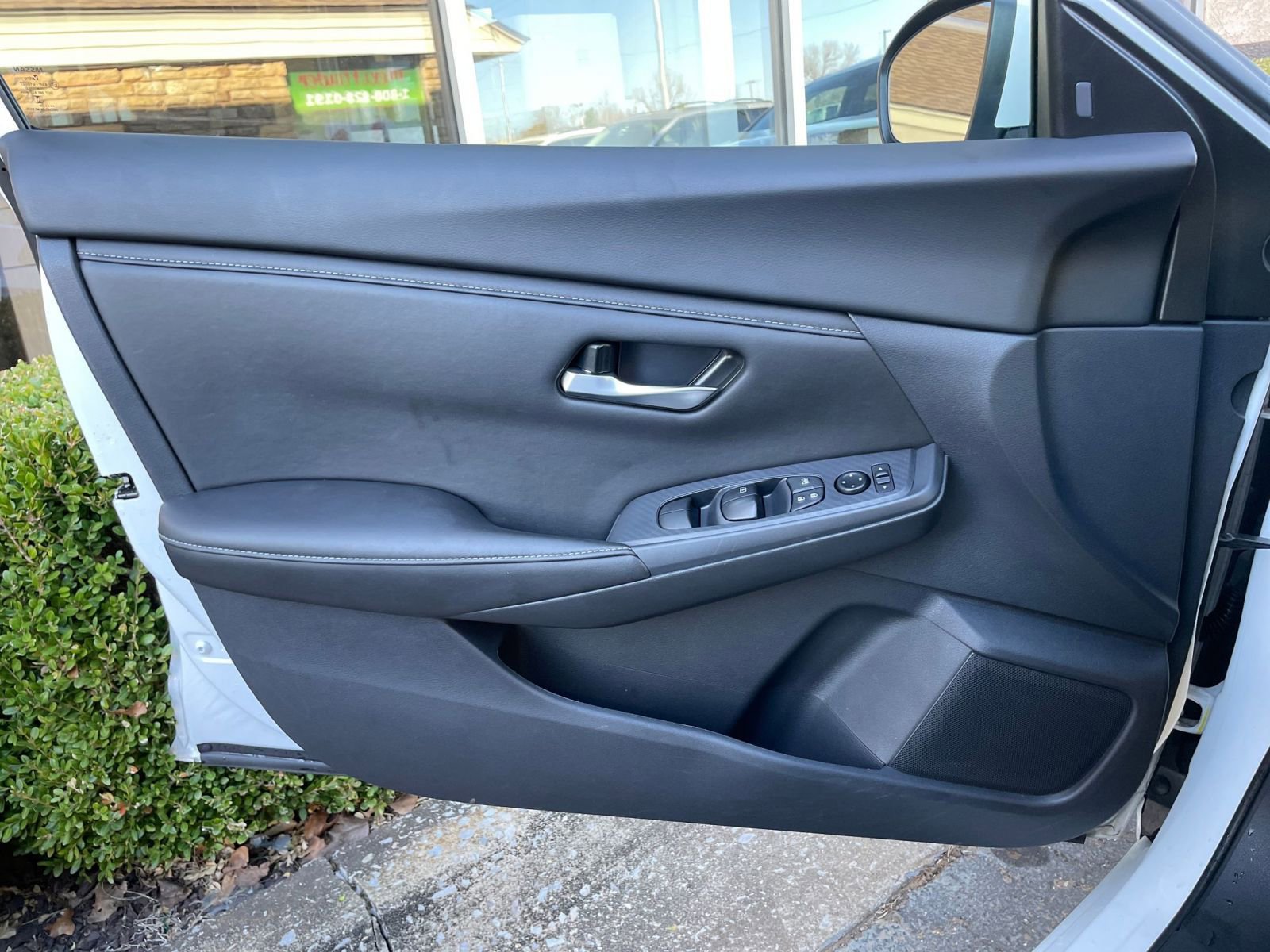 Used 2025 Nissan Sentra SV image 18