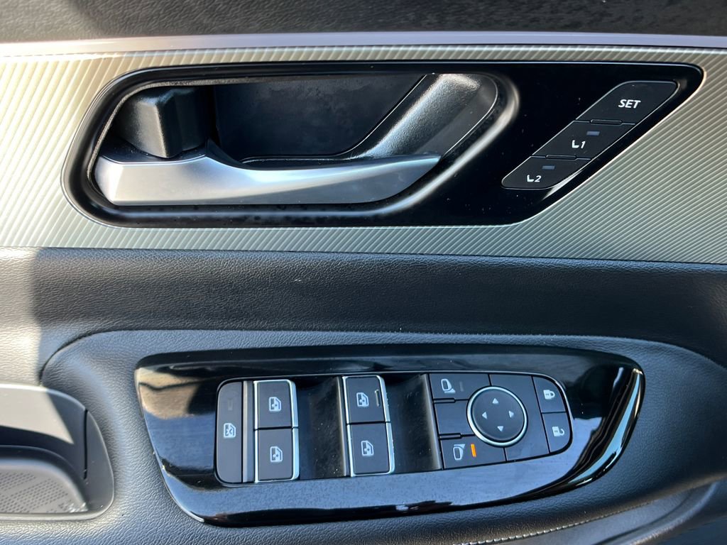 Used 2025 Nissan Murano SL image 12