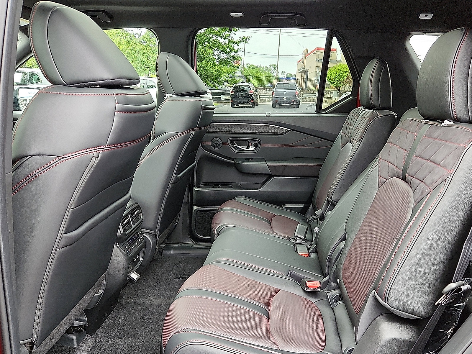New 2026 Honda Pilot Black Edition image 17