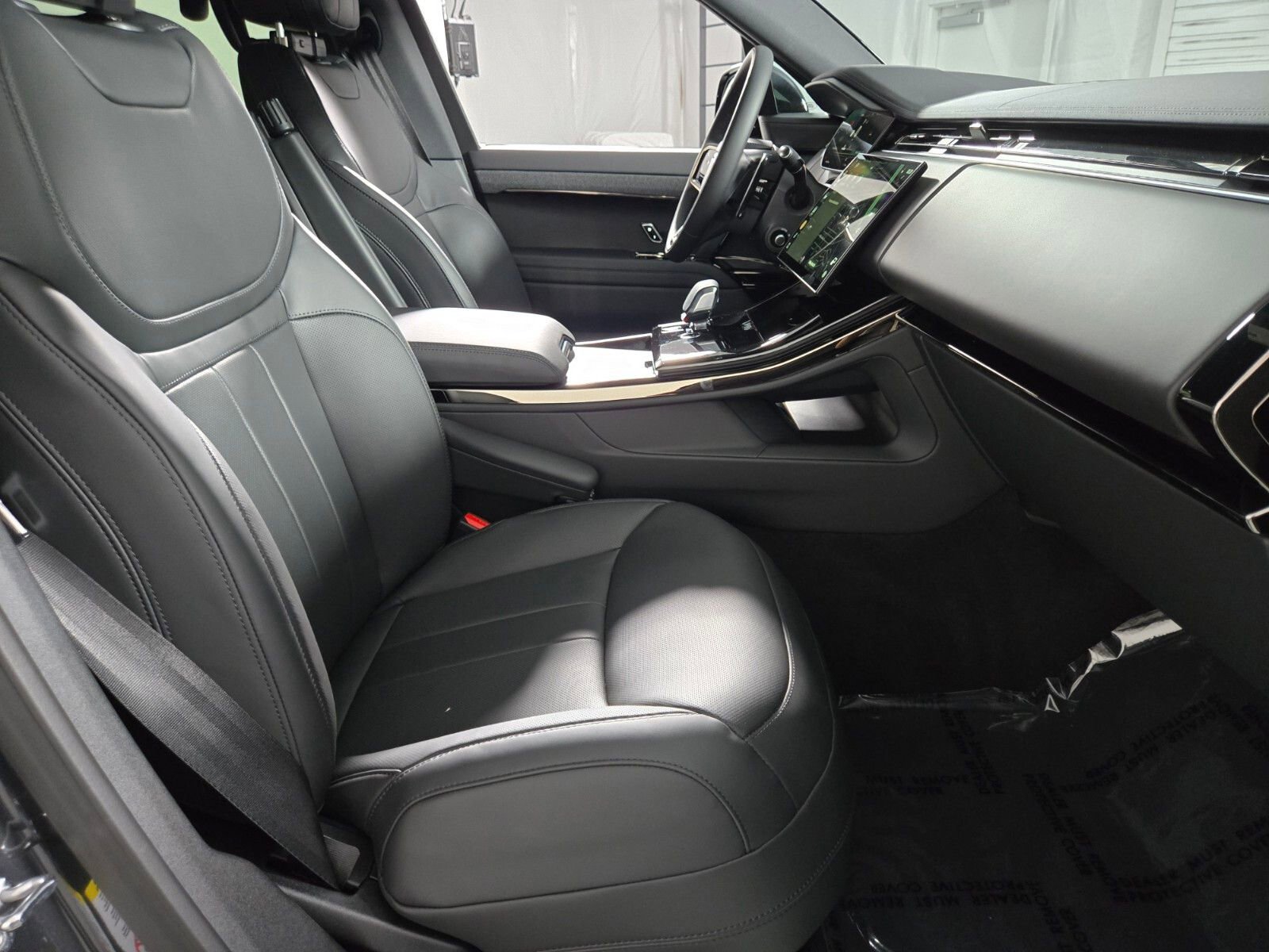 New 2026 Land Rover Range Rover Sport Dynamic SE AWD/4WD image 3