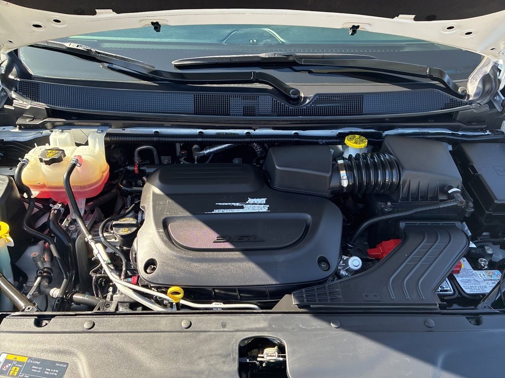 Used 2022 Chrysler Pacifica Touring-L image 24