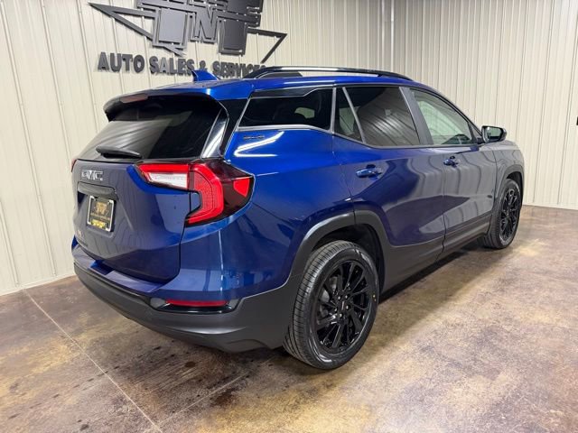 Used 2023 GMC Terrain SLE w/ Driver Convenience Package FWD image 8