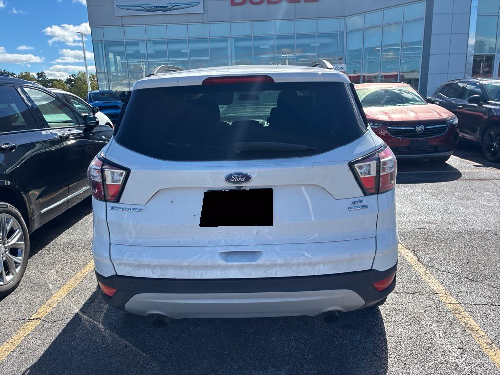 Used 2018 Ford Escape SE w/ SE Sync 3 Package AWD/4WD image 4