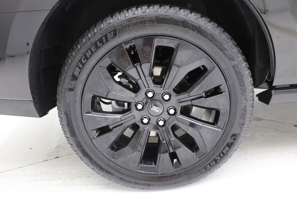 Used 2025 Ford Expedition Platinum w/ Stealth Appearance Package AWD/4WD image 9